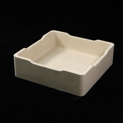 Saggar tahan api cordierite-mullite tipe persegi panjang atau persegi yang menawarkan ketahanan kelembaban tinggi, sempurna untuk pembakaran keramik dan kaca
