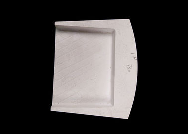 Keramik Alumina Tahan Suhu Tinggi Lapisan Bata Untuk Tambang Hopper