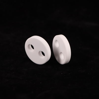 Ekspansi Termal 8.9 X 10-6/K Keramik Alumina untuk Kekuatan Dielektrik dan Kinerja Optimal