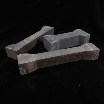 Kekuatan Hancur Dingin Tiang Tungku Tanpa Glasir ＞90MPA Porositas Tampak 7-8% untuk Operasi di Tungku