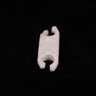 Konstan dielektrik 9,6 Alumina Keramik dengan kekuatan lentur 200-400 MPa