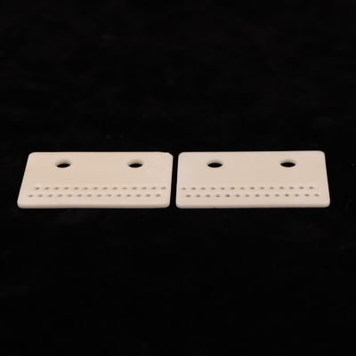 8.9 X 10-6/K Ekspansi Termal Keramik Aluminium Oksida untuk Aplikasi yang Tahan Lama dan Kuat