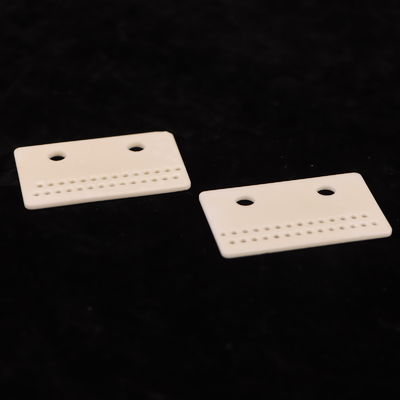 8.9 X 10-6/K Ekspansi Termal Keramik Aluminium Oksida untuk Aplikasi yang Tahan Lama dan Kuat