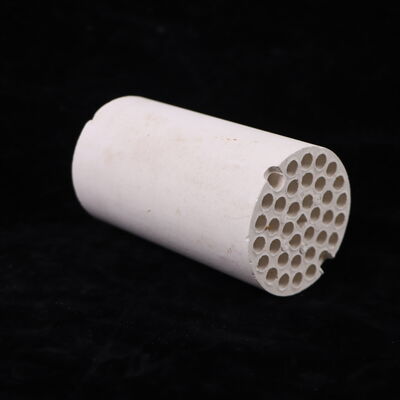 Densitas 3,75 sampai 3,9 gram per sentimeter kubik Aluminium Oxide Keramik Kekuatan kompresi lebih dari 3000 MPa Kekuatan lentur 200 sampai 400 MPa