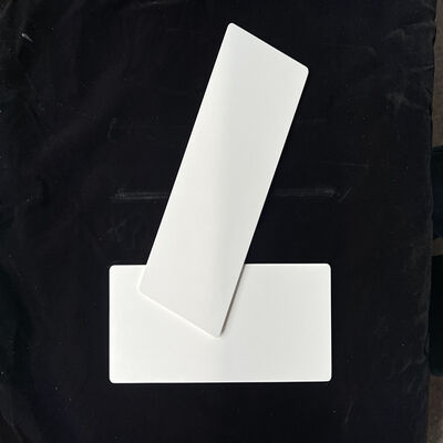 Konduktivitas termal 25 sampai 35 W per mK Bahan Keramik Alumina yang dirancang untuk isolasi listrik dan pengelolaan panas