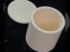 300MPA 3,75g/Cm3 Alumina Keramik Crucible Dengan Tutup